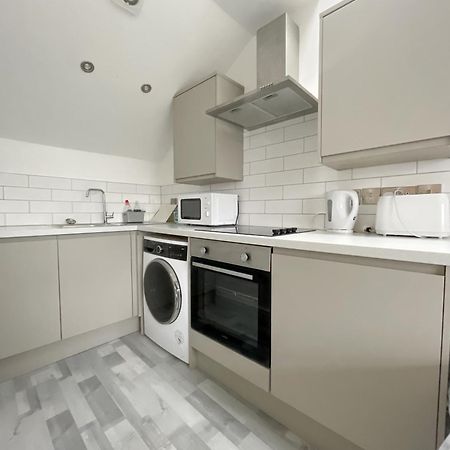10Min To City - Free Parking - Private Studio - Contractor Friendly Manchester Exterior photo